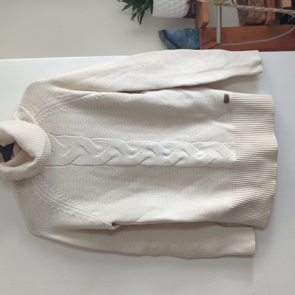 Lacoste Cream cable knit sweater (size 36/medium)